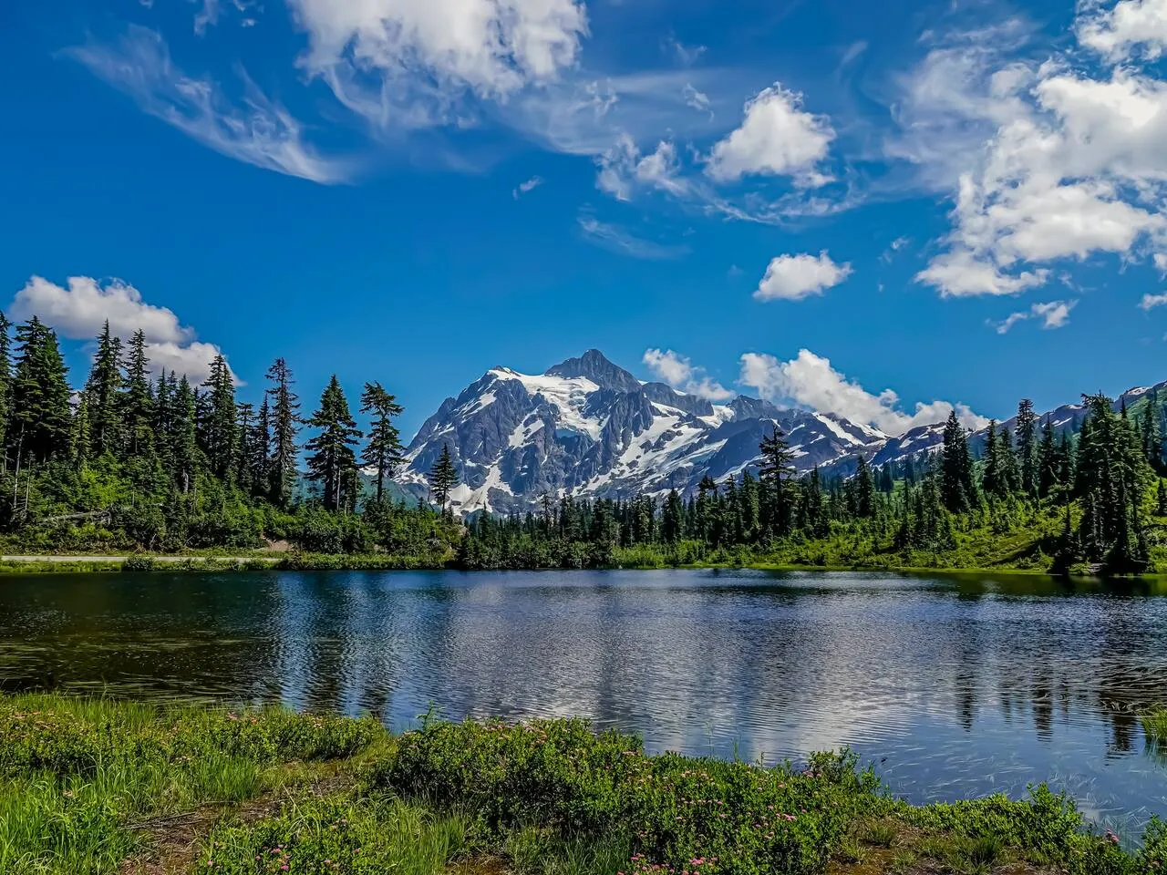 Alpine lake reflecting Mount Shuksan near Artist Point